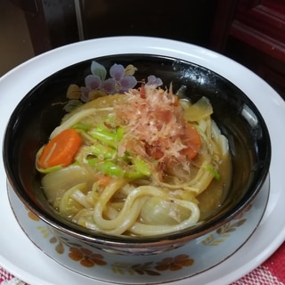 カレー鍋の残りで♬超おいしい｢和風カレーうどん｣